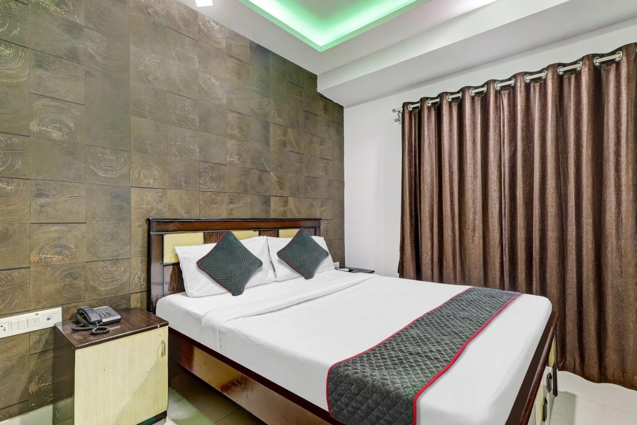 Oyo Townhouse 82047 Srk Live Inn Castle Near Ragigudda Sri Prasanna Anjaneyaswamy Temple Bangalore Dış mekan fotoğraf